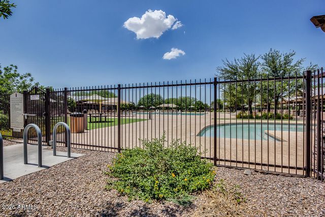 4674 E MAPLEWOOD Street, Gilbert, AZ 85297