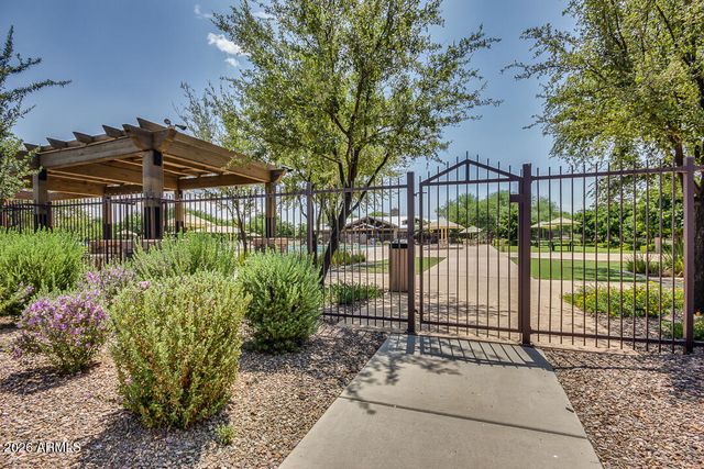 4674 E MAPLEWOOD Street, Gilbert, AZ 85297