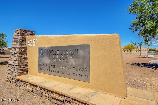4674 E MAPLEWOOD Street, Gilbert, AZ 85297