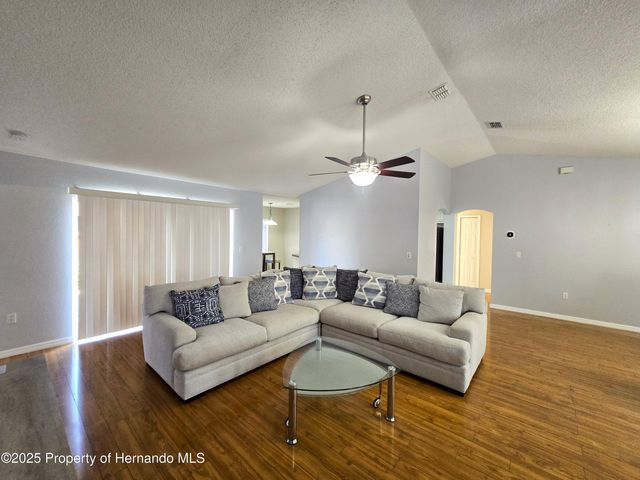 7483 Apache Trail, Spring Hill, FL 34606