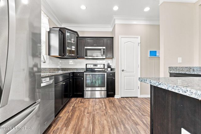 10004 Creek View Estates Dr, Louisville, KY 40291