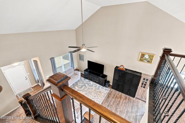 10004 Creek View Estates Dr, Louisville, KY 40291