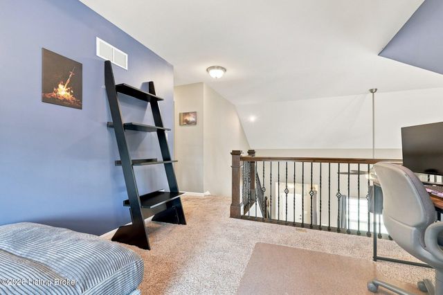 10004 Creek View Estates Dr, Louisville, KY 40291
