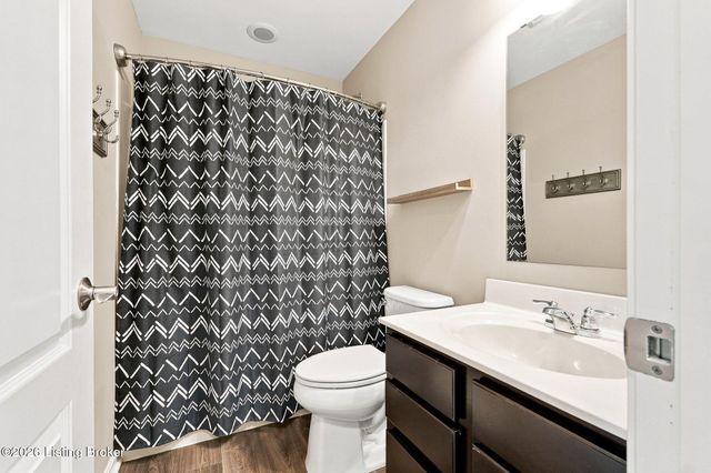 10004 Creek View Estates Dr, Louisville, KY 40291