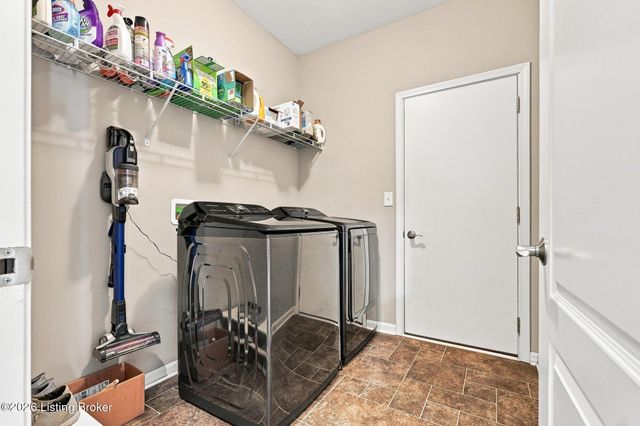 10004 Creek View Estates Dr, Louisville, KY 40291