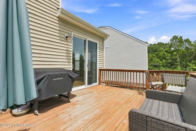 10004 Creek View Estates Dr, Louisville, KY 40291