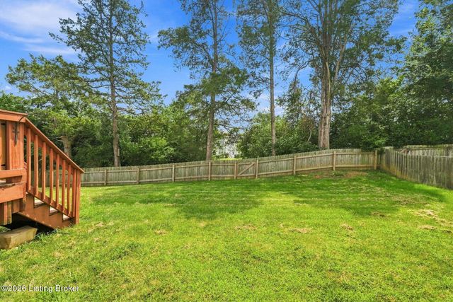 10004 Creek View Estates Dr, Louisville, KY 40291