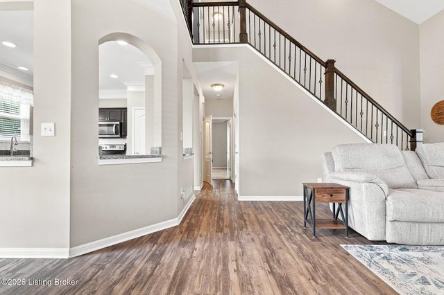 10004 Creek View Estates Dr, Louisville, KY 40291