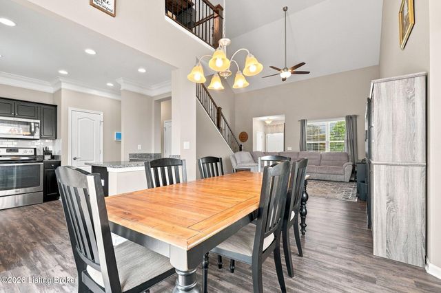 10004 Creek View Estates Dr, Louisville, KY 40291