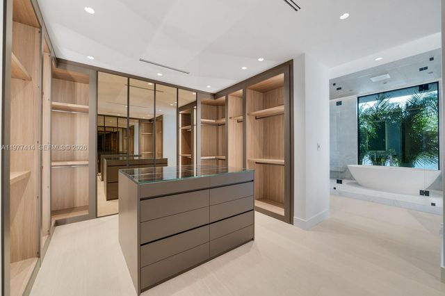 1745 W 24th St, Miami Beach, FL 33140