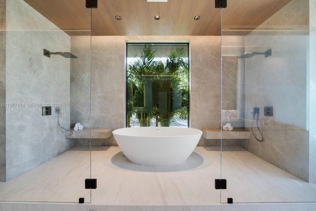 1745 W 24th St, Miami Beach, FL 33140