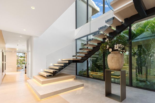 1745 W 24th St, Miami Beach, FL 33140