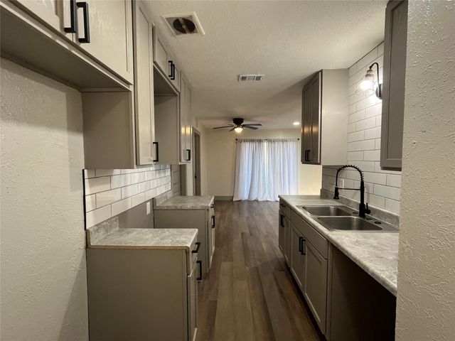 3982 Granite Hill Drive, Dallas, TX 75241