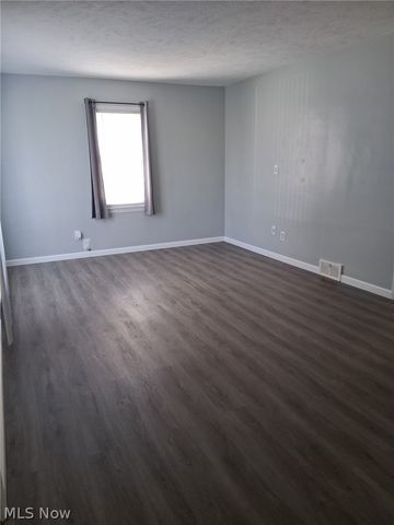 388 E 330th Street, Willowick, OH 44095