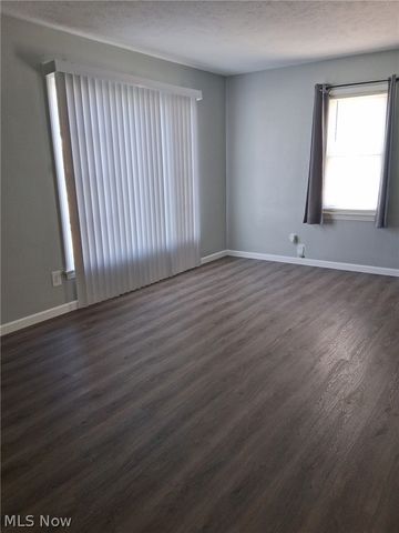 388 E 330th Street, Willowick, OH 44095