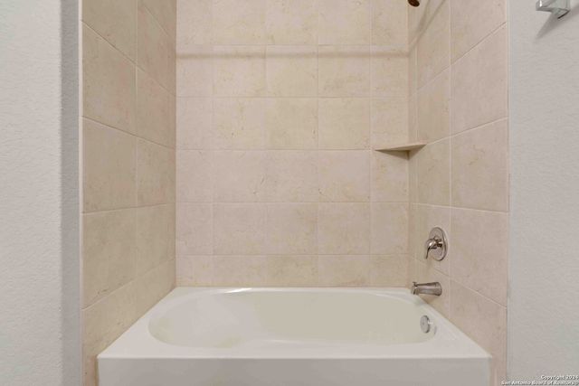 9318 Frio Lndg Unit 1, Converse, TX 78109