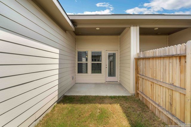 9318 Frio Lndg Unit 1, Converse, TX 78109