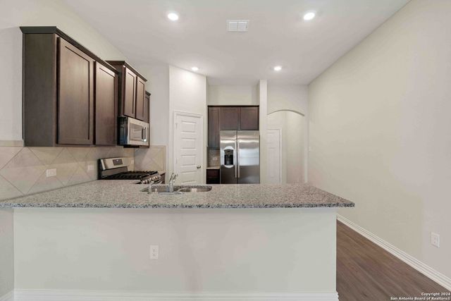 9318 Frio Lndg Unit 1, Converse, TX 78109