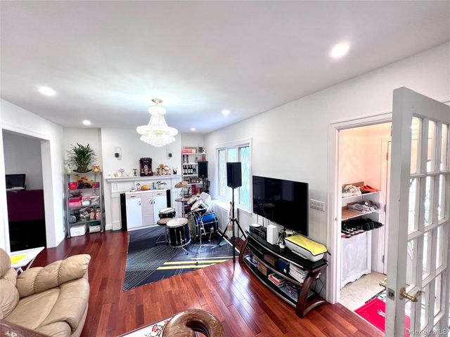 1531 145th Place, Whitestone, NY 11357