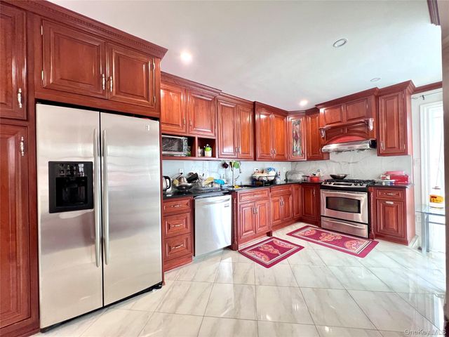 1531 145th Place, Whitestone, NY 11357
