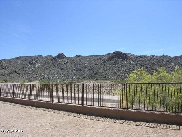 609 E Pearce Road, Phoenix, AZ 85042