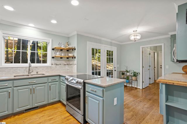 310 Ashford Avenue, Greenville, SC 29609