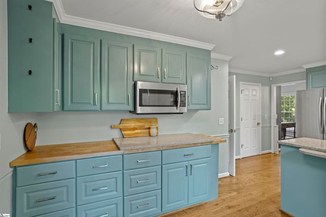 310 Ashford Avenue, Greenville, SC 29609