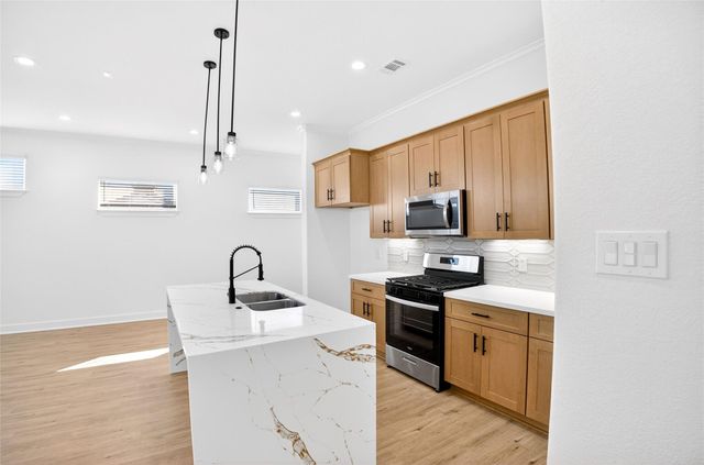 5012 Elizabeth City Street, Houston, TX 77021