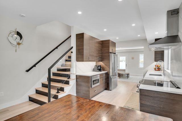 366 Massachusetts Ave 366, Lexington, MA 02420