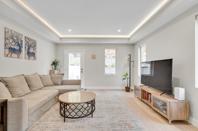 366 Massachusetts Ave 366, Lexington, MA 02420