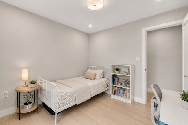 366 Massachusetts Ave 366, Lexington, MA 02420