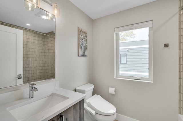 366 Massachusetts Ave 366, Lexington, MA 02420