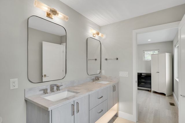 366 Massachusetts Ave 366, Lexington, MA 02420
