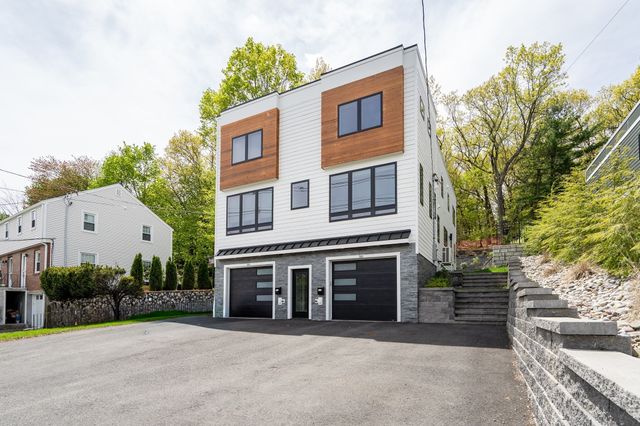 366 Massachusetts Ave 366, Lexington, MA 02420