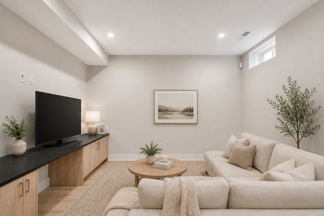 366 Massachusetts Ave 366, Lexington, MA 02420