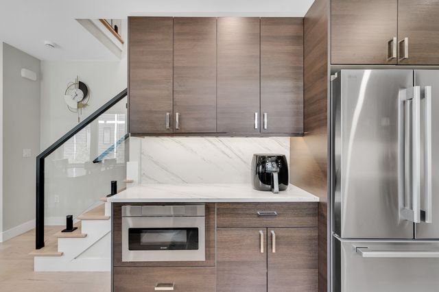 366 Massachusetts Ave 366, Lexington, MA 02420