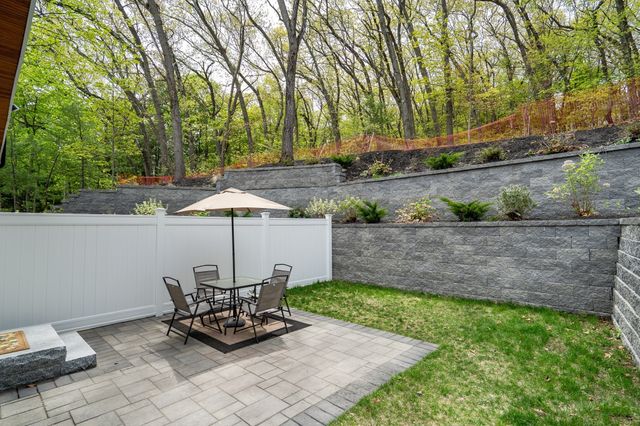 366 Massachusetts Ave 366, Lexington, MA 02420