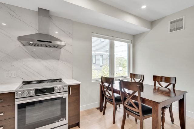 366 Massachusetts Ave 366, Lexington, MA 02420