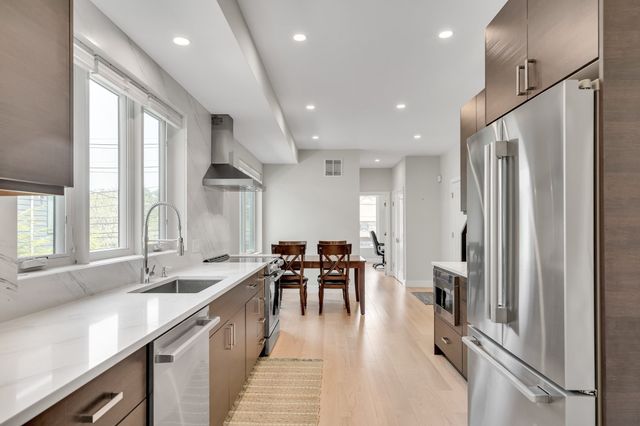 366 Massachusetts Ave 366, Lexington, MA 02420