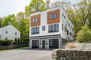 366 Massachusetts Ave 366, Lexington, MA 02420