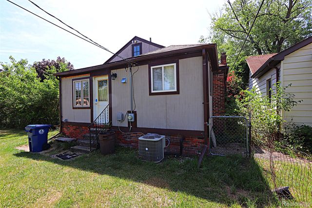 19336 Centralia, Redford Charter Township, MI 48240