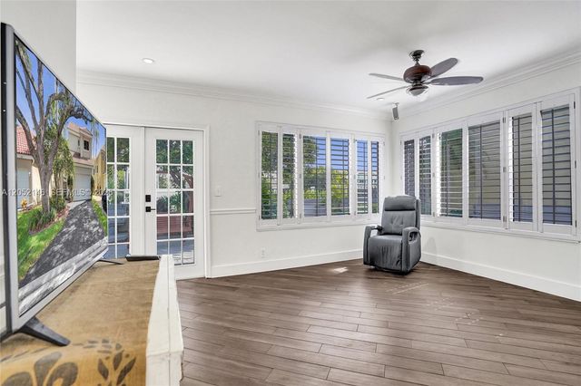 10073 NW 5th Street, Plantation, FL 33324