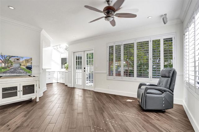 10073 NW 5th Street, Plantation, FL 33324