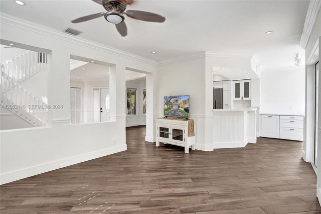 10073 NW 5th Street, Plantation, FL 33324