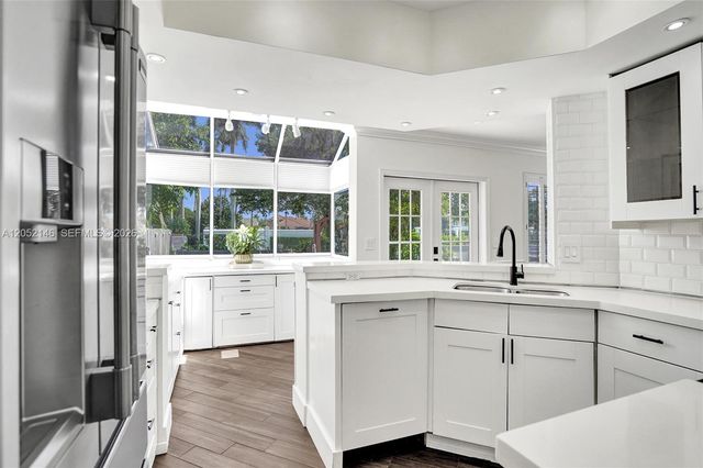 10073 NW 5th Street, Plantation, FL 33324