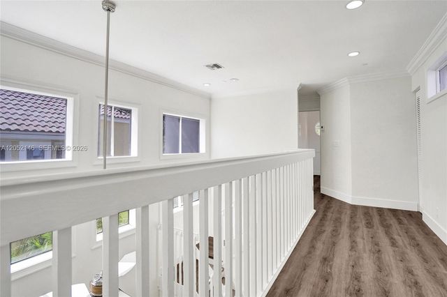 10073 NW 5th Street, Plantation, FL 33324