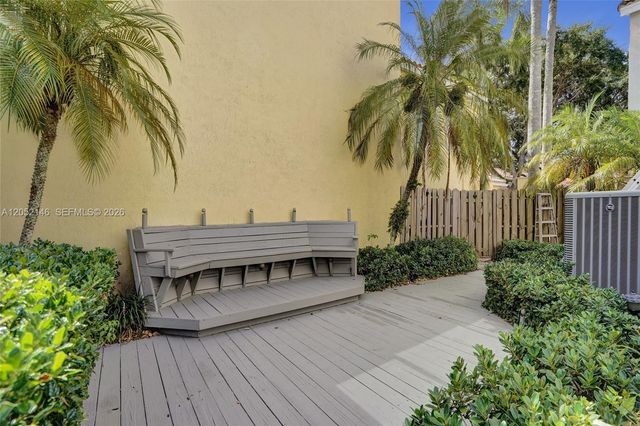 10073 NW 5th Street, Plantation, FL 33324