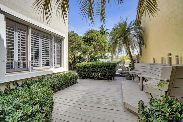 10073 NW 5th Street, Plantation, FL 33324