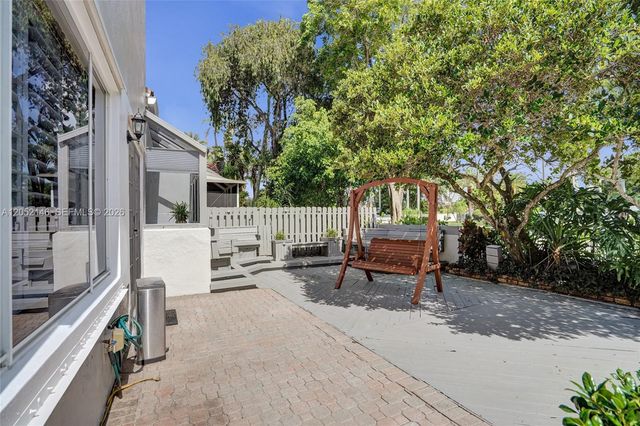 10073 NW 5th Street, Plantation, FL 33324