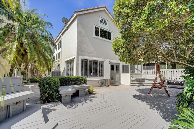 10073 NW 5th Street, Plantation, FL 33324